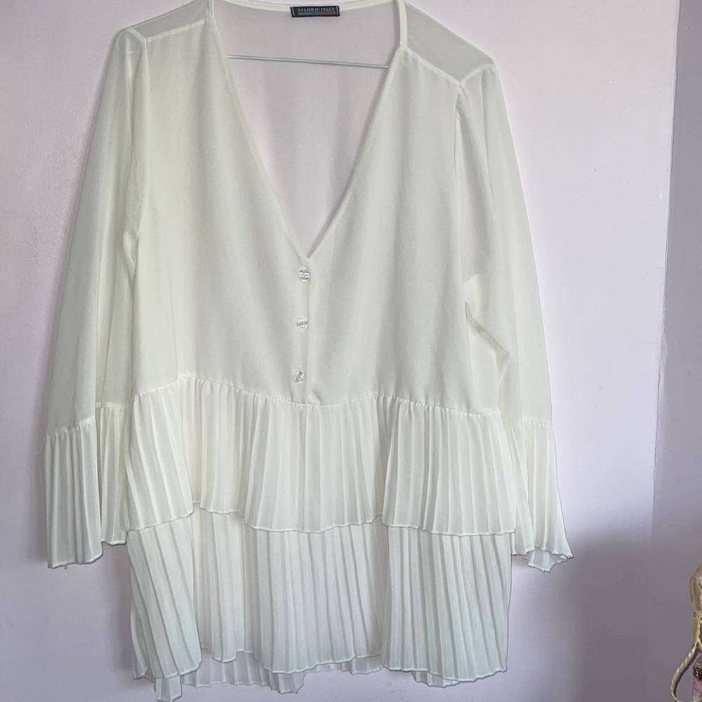 PLEATED WHITE BLOUSE